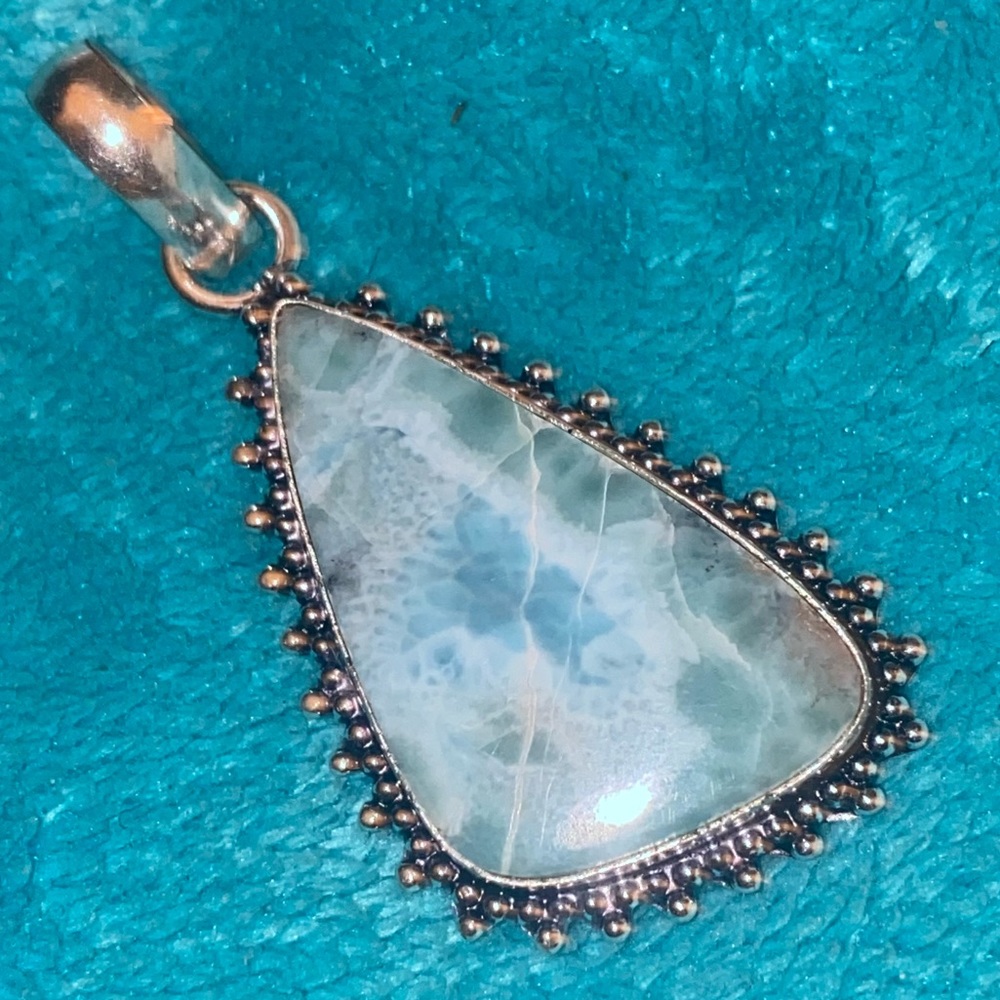 Caribbean Larimar Handcrafted vintage Pendant - Picture 5 of 11